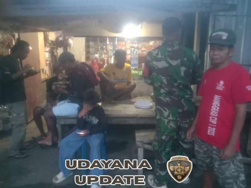 Jaga Kondusivitas Ramadhan, Babinsa Mangge Asi Intensifkan Patroli Malam