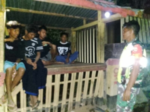 Ronda Malam Babinsa Dorong Keharmonisan dan Keamanan Lingkungan Desa