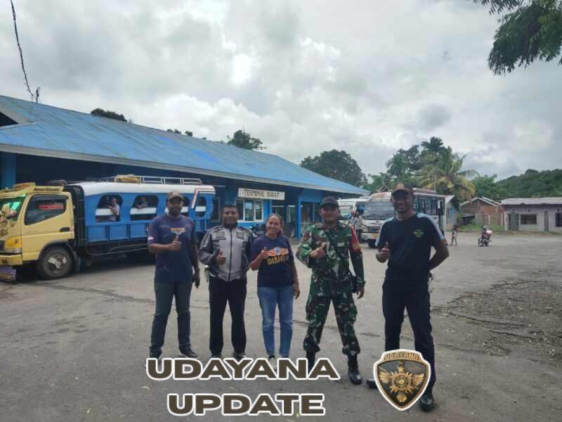 Babinsa Koramil 1624-03/Lewoleba Bersama Dishub Tertibkan Angkutan Pedesaan di Terminal Waikomo