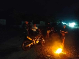 Patroli Malam Babinsa Jaga Kondusivitas Desa Anyar