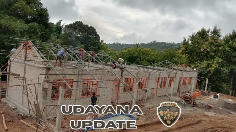 Progres 65 Persen, TMMD Ke-127 Kodim 1618/TTU Masuki Tahap Pemasangan Rangka Atap RKB