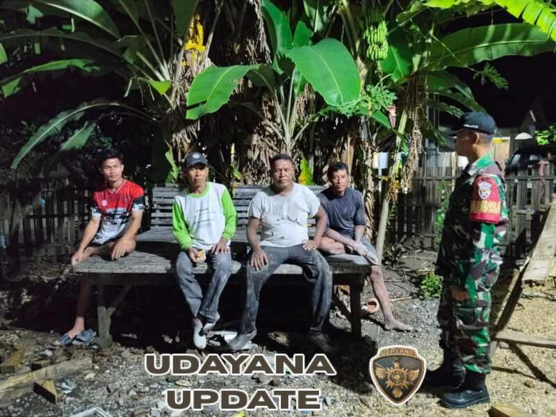 Babinsa Koramil 1614-05/Pekat Gelar Ronda Malam di Dusun Sori Mila