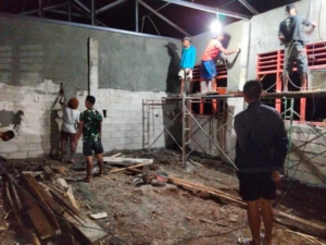 TMMD Ke-127 Kodim 1618/TTU Kerja Hingga Malam, Bukti Dedikasi Bangun Pendidikan Perbatasan