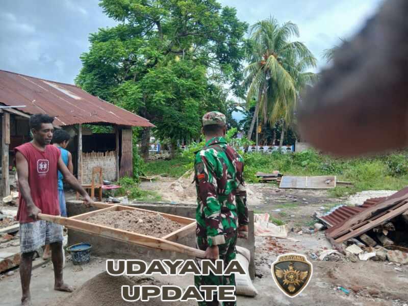 Wujud Kepedulian, Babinsa Laksanakan Komsos dan Bantu Pelesteran Rumah Warga