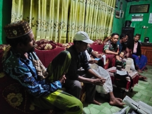 Babinsa Koramil Hu’u Gelar Patroli Ronda Malam Bersama Warga Desa Adu