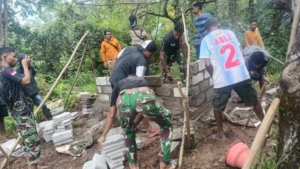 Dinding Bak Air Mulai Berdiri, Sinergi TNI dan Warga Warnai TMMD di Werang