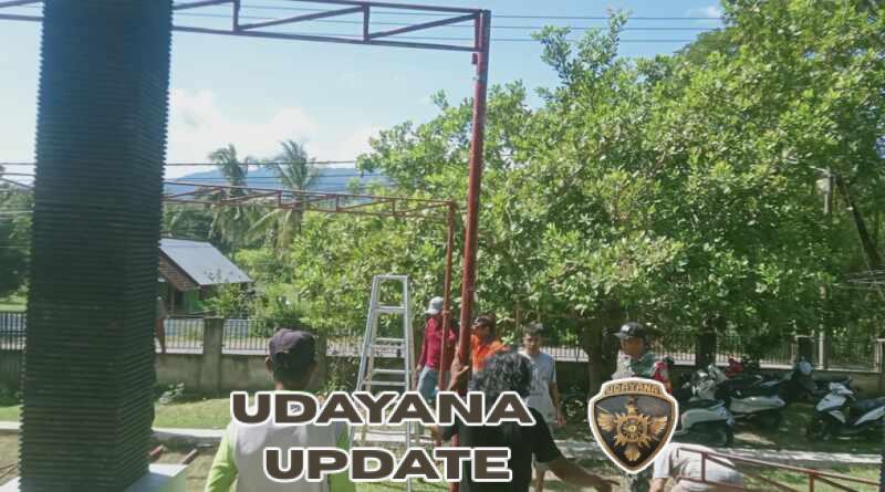Babinsa Koramil 1628-03/Seteluk Komsos dengan UMKM dan Gotong Royong di Desa Seran