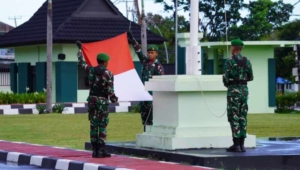 Upacara Bendera Awali Pekan, Kodim 1630/Manggarai Barat Tekankan Integritas Prajurit