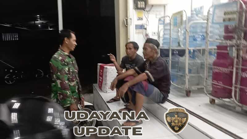 Babinsa Wanasaba Daya Intensifkan Patroli Kongkow-kongkow, Imbau Warga Perkuat Ibadah dan Jaga Kamtibmas