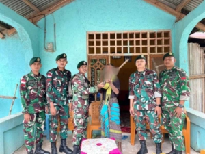 Menjaga Stabilitas Perbatasan, Satgas Pamtas Yonarhanud 2 Kostrad Menerima Satu Pucuk Senjata Api
