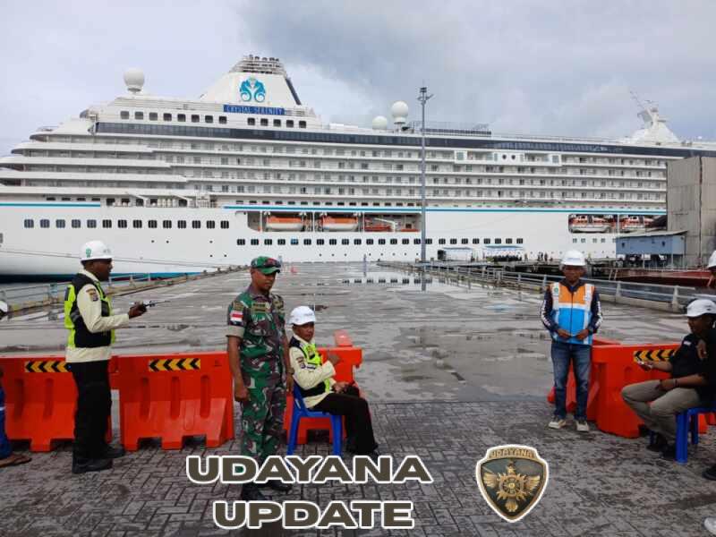 Babinsa Alak Monitor Kedatangan Kapal Pesiar Crystal Serenity