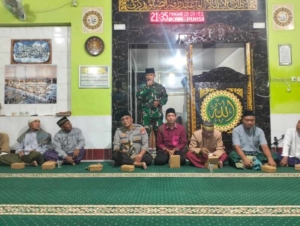 Babinsa Koramil Seteluk Monitoring Safari Ramadhan Forkopimcam di Desa Seran
