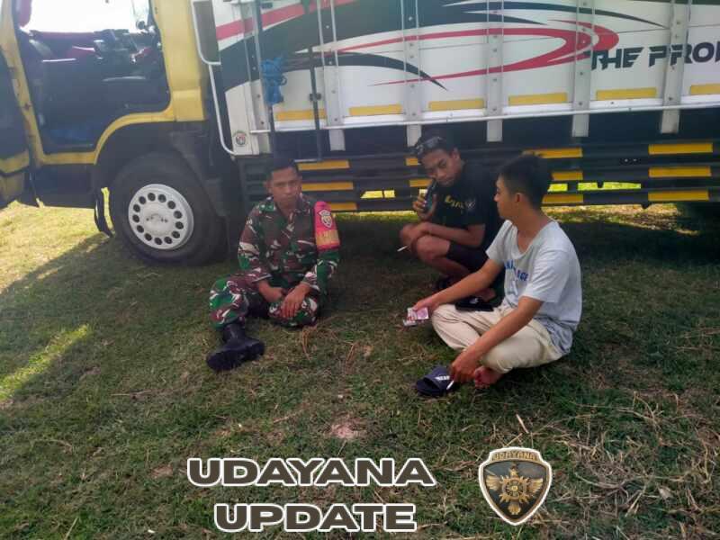 Babinsa Dasan Anyar Patroli Wilayah dan Komsos, Jaga Kondusifitas Desa