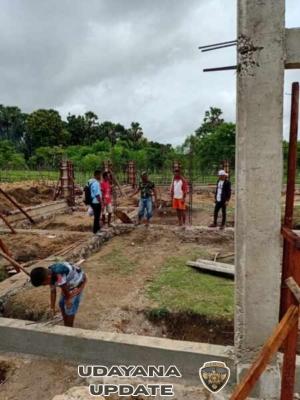 Babinsa Serka Janry Selanno Pantau Pengecoran Tiang Terakhir Pembangunan KDKMP Oebatu