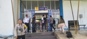 TNI Hadir di Bandara Gewayantana, Amankan Aktivitas Mudik Ramadan