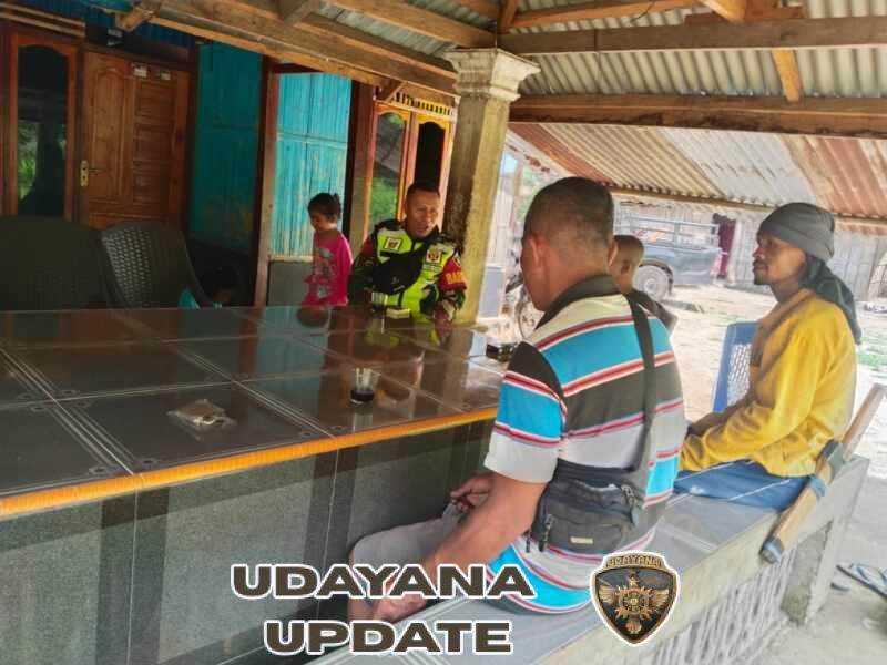 Pererat Kedekatan dengan Warga, Babinsa Desa Tou Barat Gelar Komsos dan Pemantauan Wilayah