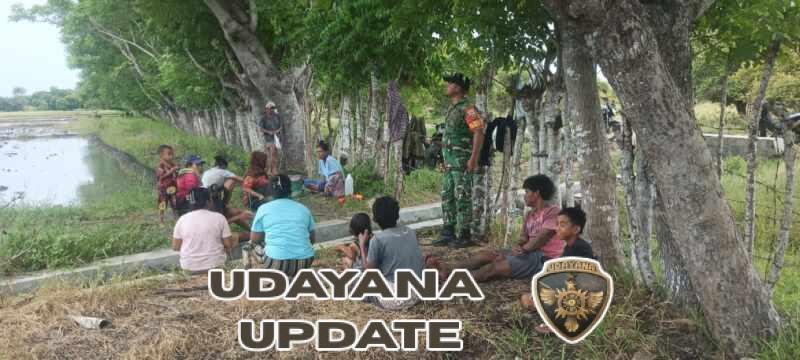 Pererat Silaturahmi, Babinsa Serma Daniel Umbu Ndawa Komsos dengan Petani
