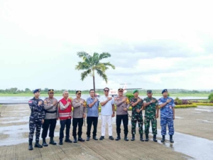 Kasdim 1601/Sumba Timur Bersama Forkopimda Sambut Kunjungan Wakapolda NTT di Bandara Umbu Mehang Kunda