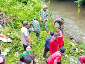Bupati Sang Nyoman Sedana Arta Pimpin Gerakan Serentak Bali Bersih Sampah di Sungai Tukad Sangsang Seganing Bangli