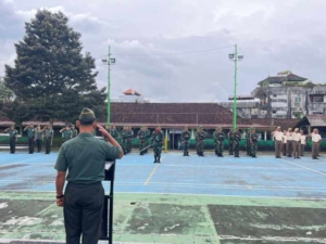 Upacara Pengibaran Bendera Merah Putih di Lapangan Makodim Berlangsung Khidmat