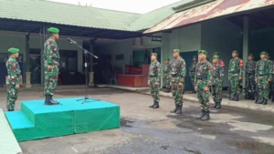 Kodim Tabanan Gelar Upacara Bendera Rutin, Kasdim Tekankan Profesionalisme Sebagai Prajurit