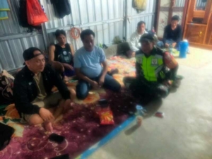 Jaga Kondusifitas Wilayah, Koramil 1607-06/Lape Lopok Turun Patroli Hingga Dini Hari