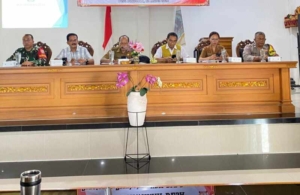 Babinsa Paksebali Kawal Musyawarah Desa Di Kantor Desa
