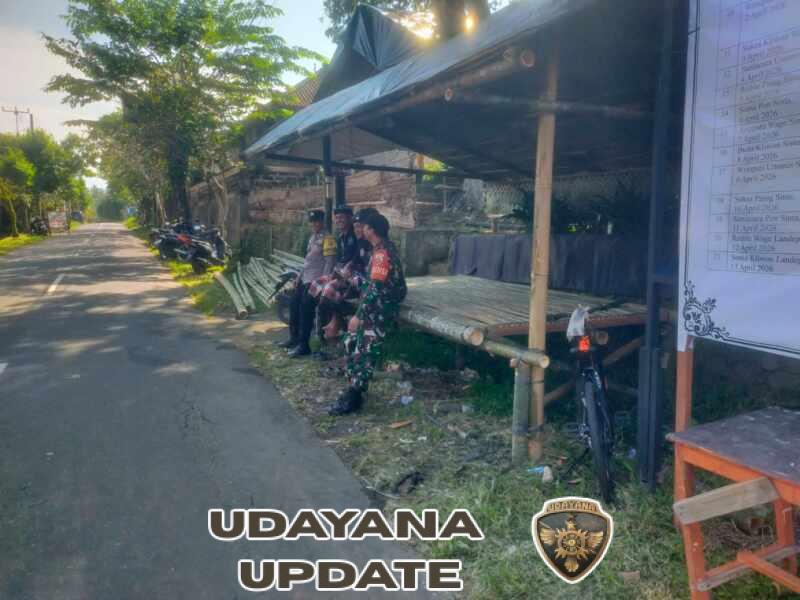 Aparat TNI Polri Dan Pecalang Di Desa Timuhun Gelar Pengawalan Upacara Keagamaan