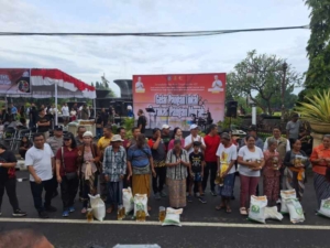 Babinsa Banjar Jawa Amankan Meriahnya Gelar Pangan Lokal HUT ke-422 Kota Singaraja yang Dihadiri 2.500 Warga