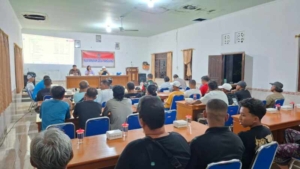 Babinsa Koramil Klungkung Menghadiri Musdes Di Desa Manduang