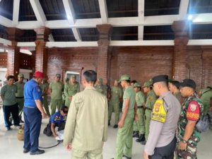 TNI Polri Bersama Damkar Dan Satpol PP Gelar Pelatihan Satlinmas Desa Tohpati