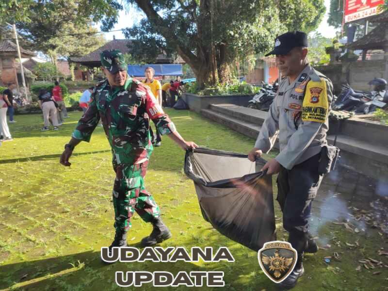 Danramil Payangan Pimpin Gotong Royong Bersih-bersih Monumen, TNI Hadir di Tengah Masyarakat