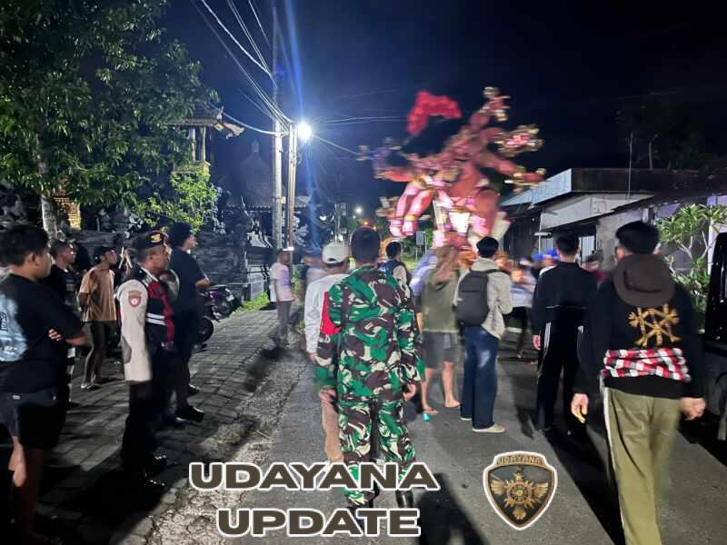 Aparat TNI Dan Polri Di Banjarangkan Kawal Pergeseran Ogoh-Ogoh Desa Nyalian Menuju Lapangan Puputan Klungkung