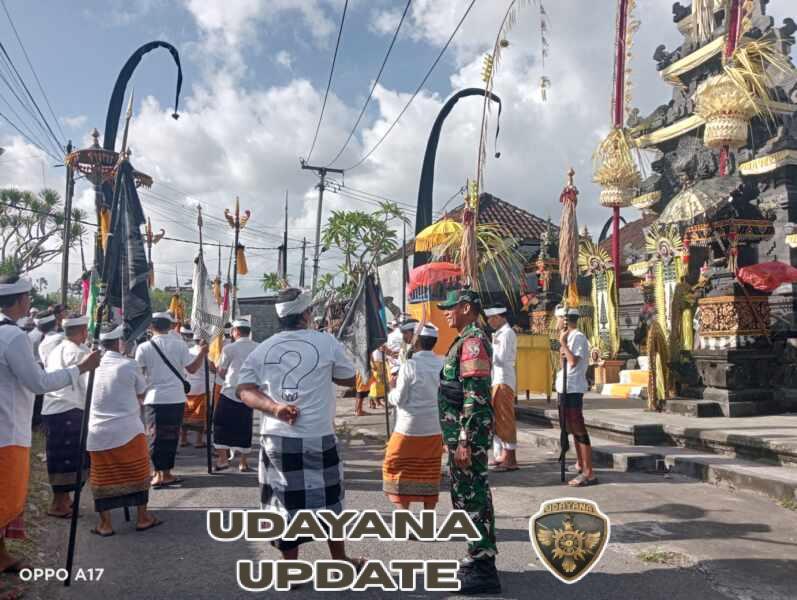 Babinsa Lebih Bersama Pecalang Kawal Prosesi Melasti Banjar Lebih Beten Kelod ke Pantai Lebih