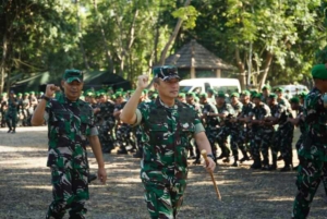 Dampingi Pangdam IX/Udayana, Dandim 1617/Jembrana Pantau Kesiapan Prajurit Yonif TP 928/BSY