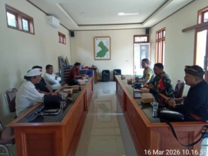Babinsa 1623-08/Kubu Hadiri Rapat Koordinasi Pengarakan Ogoh-Ogoh di Desa Tulamben