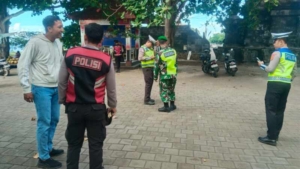 Anggota Kodim 1623/Karangasem Laksanakan Pengamanan di Tiga Pos Terpadu Wilayah Karangasem