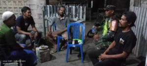 Babinsa Saneo Aktif Ronda Malam, Pererat Silaturahmi Warga di Momen Lebaran