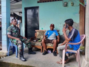 Babinsa TNI Aktif Patroli dan Komsos di Desa Beru, Jaga Stabilitas Wilayah