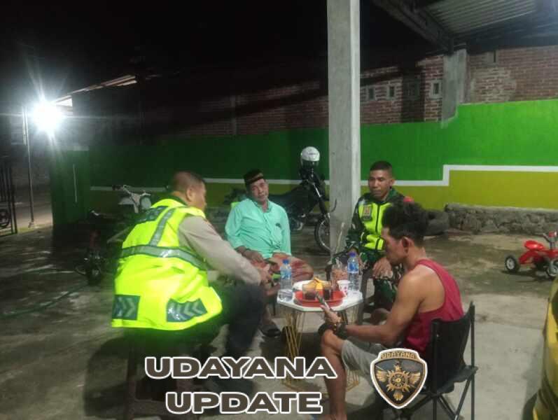 Peran Aktif Babinsa Sawe Jaga Kamtibmas Lewat Ronda Malam