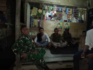 Babinsa Karamabura Manfaatkan Momen Lebaran untuk Perkuat Kamtibmas