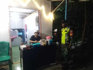 Patroli Rutin Koramil Lape Lopok, Babinsa Hadir Jaga Keamanan Warga