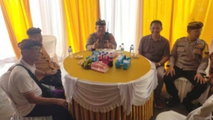 Babinsa dan Bhabinkamtibmas Hadiri Manusa Yadnya di Desa Bubunan, Perkuat Sinergi dengan Masyarakat