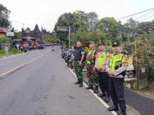 TNI-Polri Bersinergi Amankan Lomba Napak Tilas Panji Sakti di Wanagiri