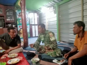Patroli Malam Koramil Jereweh, TNI Imbau Warga Jaga Keamanan Lingkungan