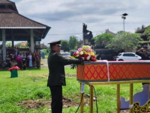 Kodim Klungkung Gelar Upacara Militer Almarhum Peltu ( Purn ) Ketut Nusa