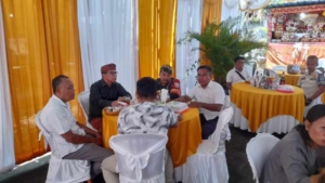 Pererat Silaturahmi, Babinsa Nusasari Hadiri Pernikahan Tokoh Pemuda STT Yowana.