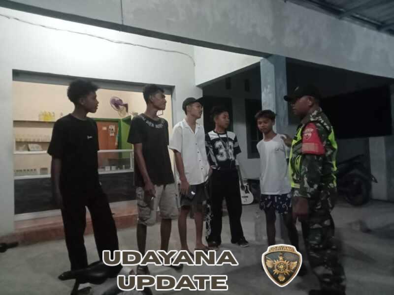 Patroli Malam Koramil Moyo Hilir, Sentuhan Humanis untuk Keamanan yang Tegas