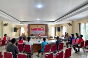 Babinsa Koramil Klungkung Dampingi Penyaluran BLT-DD Bulan Maret 2026 Di Desa Satra