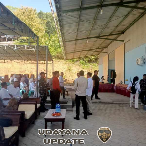 ‎Babinsa Jadi Garda Terdepan, Danramil Ropang Dukung Launching MBG Lenangguar